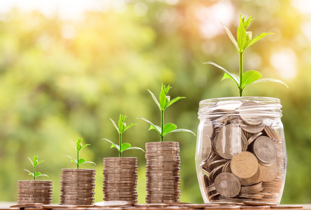 Money, coin, investment — Best Trading Indicators Forex Traders Use for Accurate Market Analysis